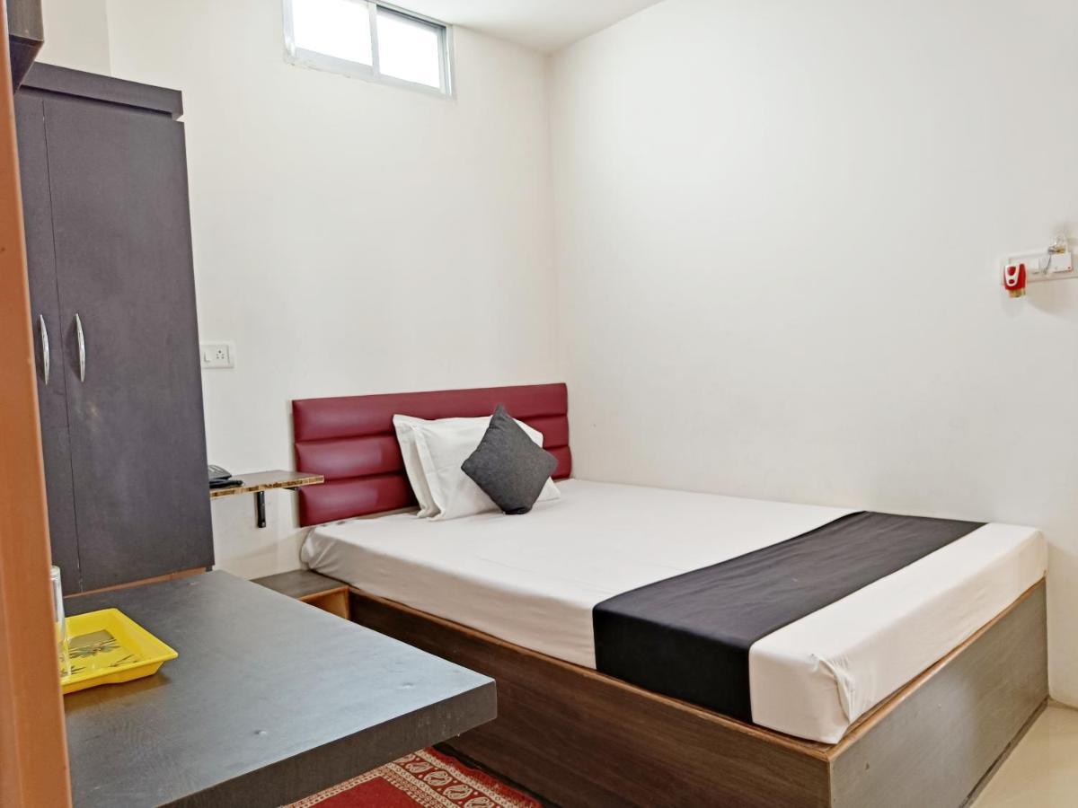 Hotel Executive Inn Hailakandi Exterior photo