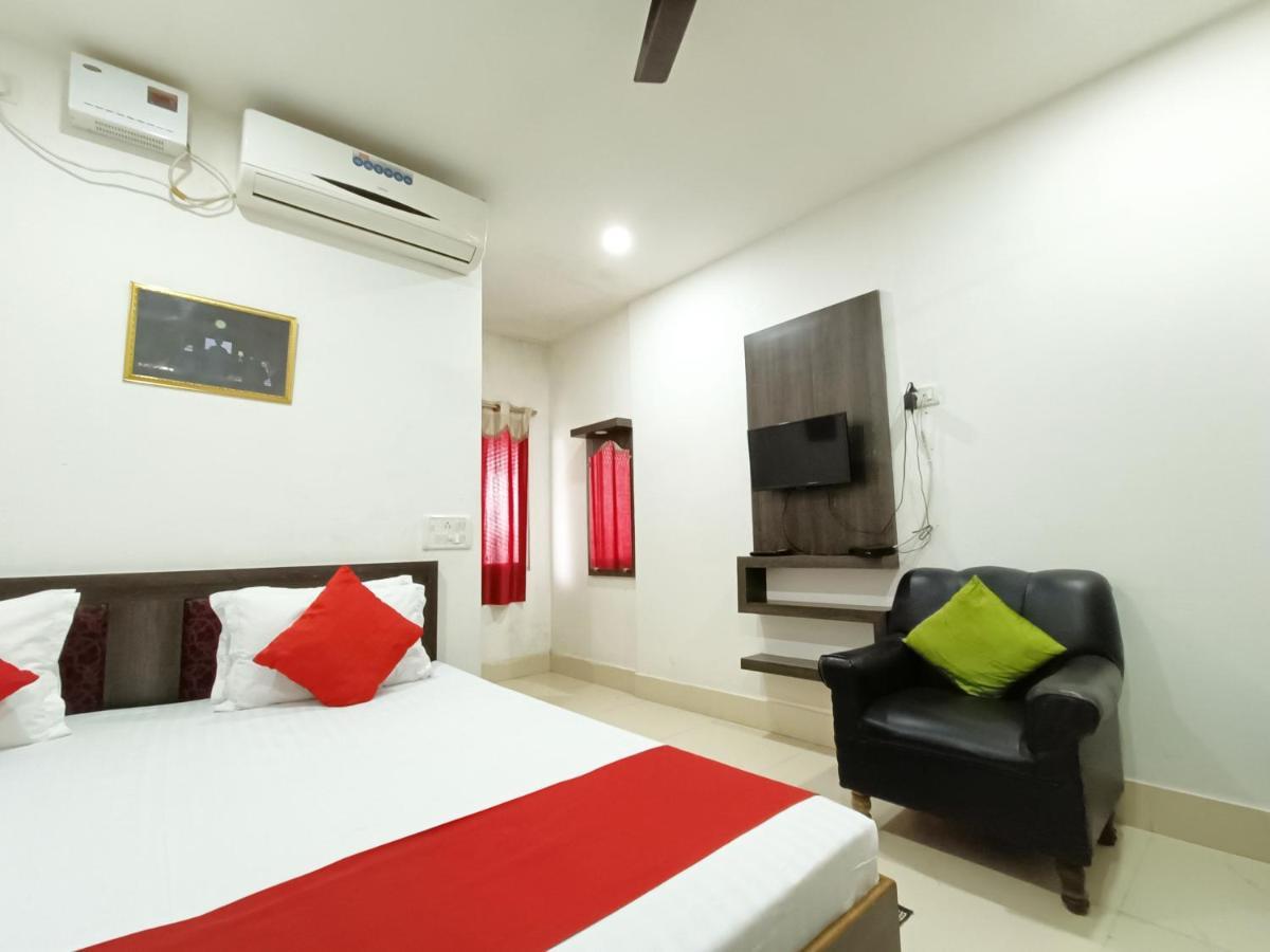 Hotel Executive Inn Hailakandi Exterior photo