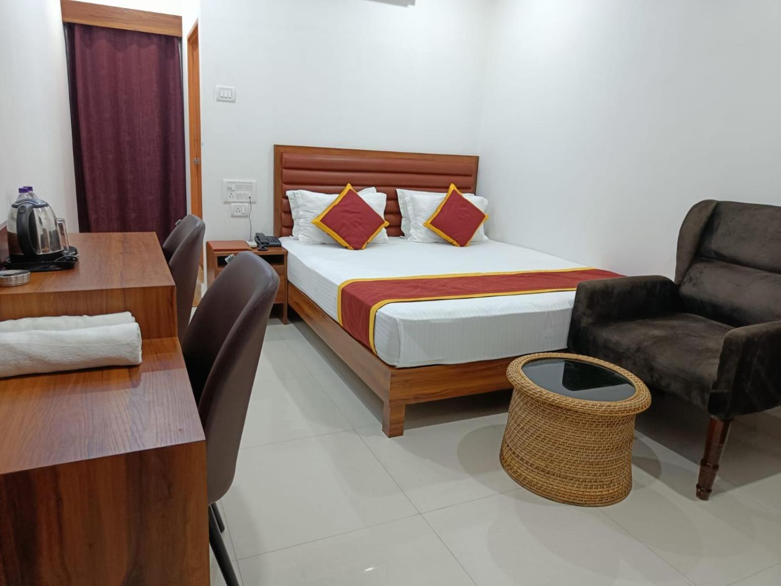 Hotel Executive Inn Hailakandi Exterior photo