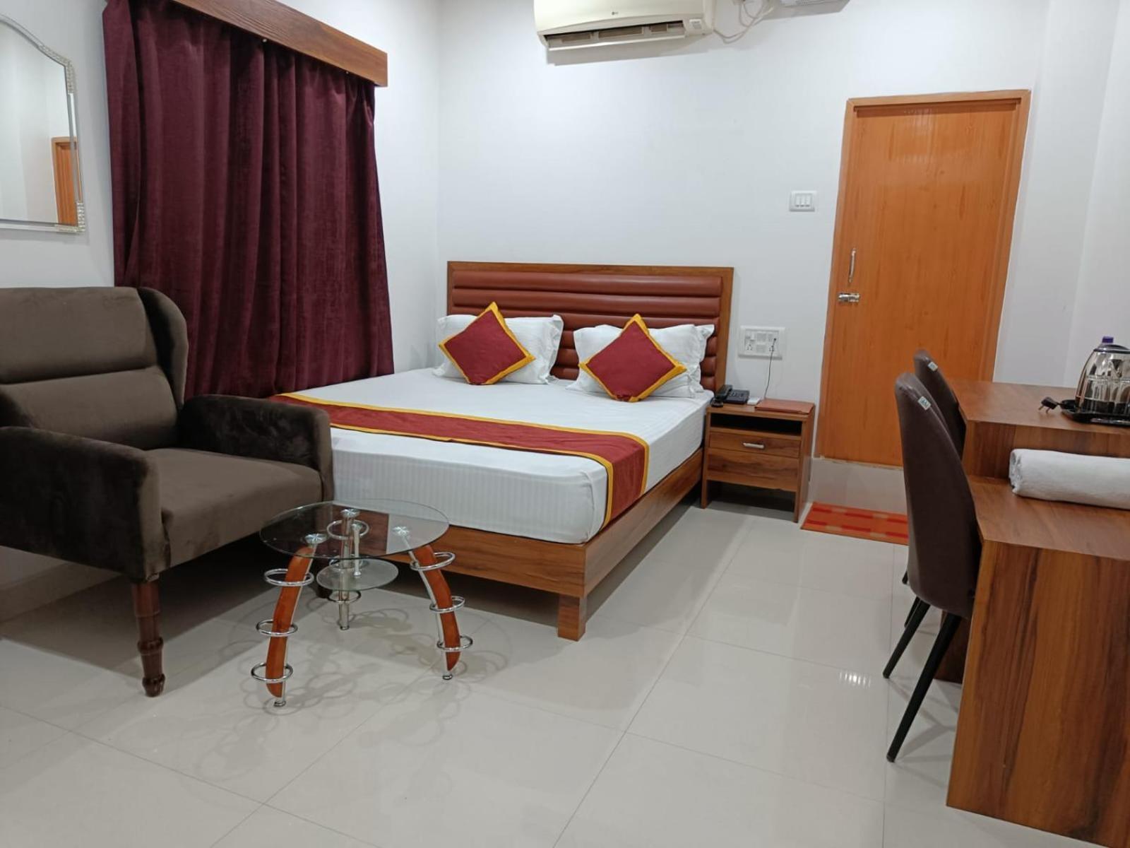 Hotel Executive Inn Hailakandi Exterior photo